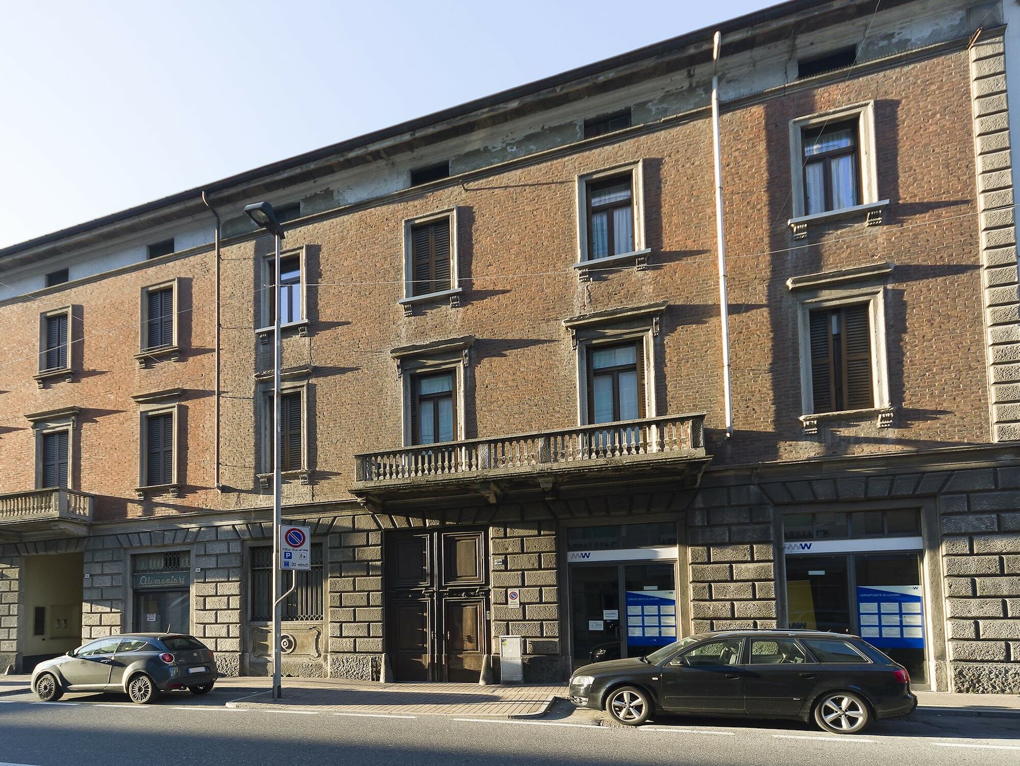 Отель La Nostra Casa In Centro Лекко Экстерьер фото
